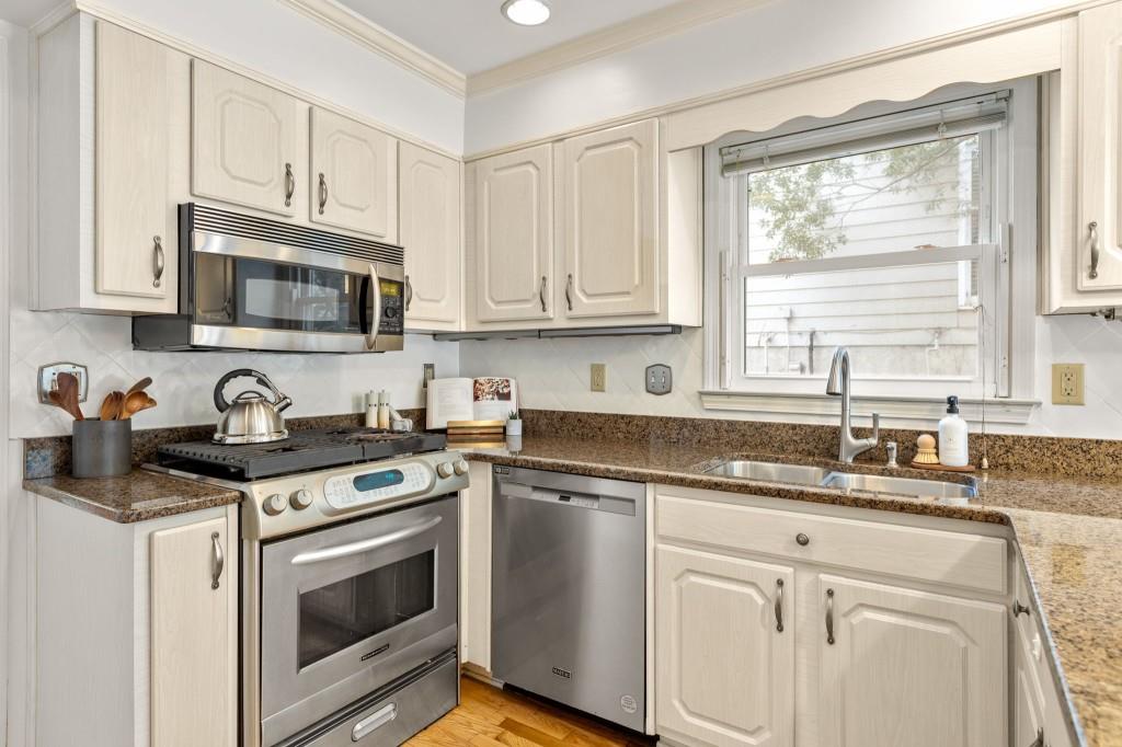 310 Somerlane Place
