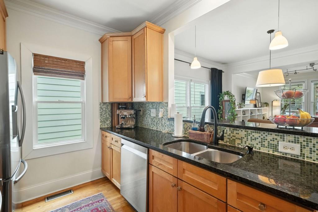 652 Woodward Avenue SE