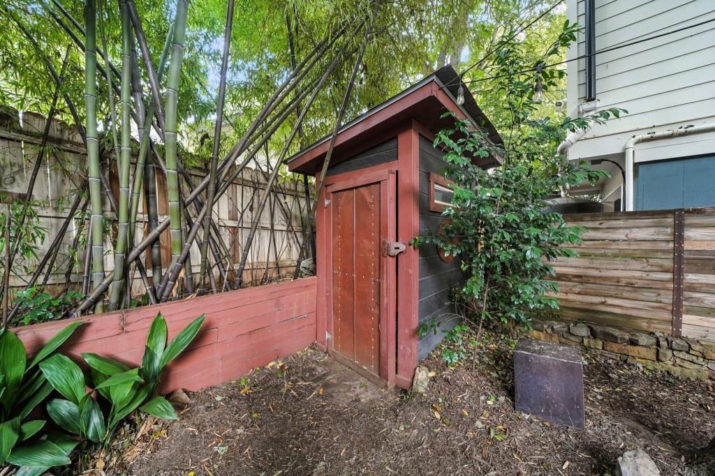 652 Woodward Avenue SE