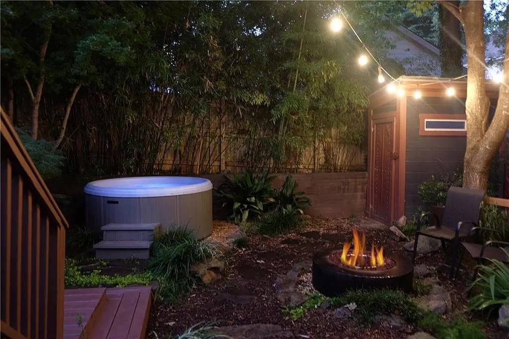 652 Woodward Avenue SE