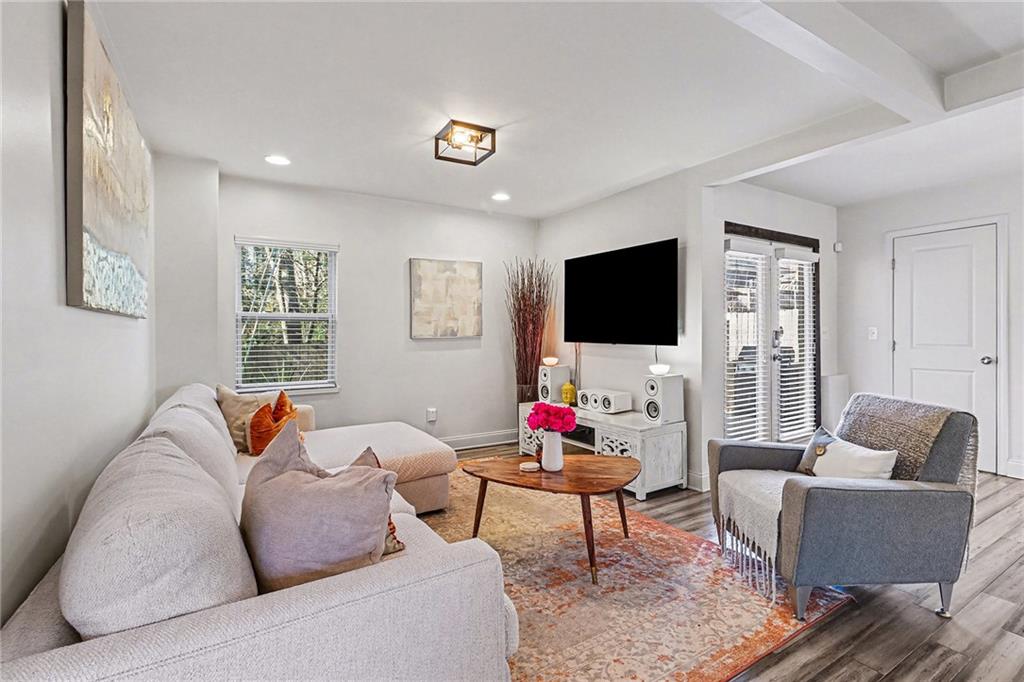 1997 Glendale Drive