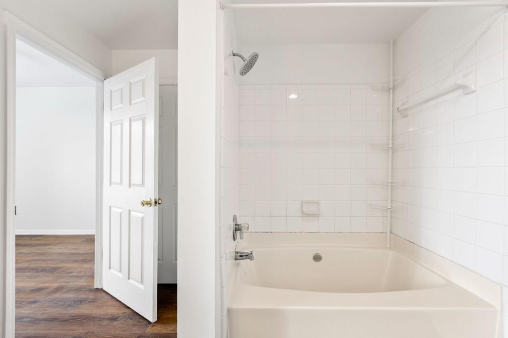 2700 Pine Tree Road NE Unit 1317