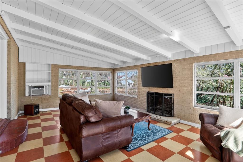 1072 Bouldercrest Drive SE