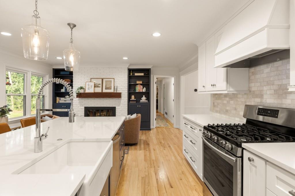 3058 Greenbrook Way NE