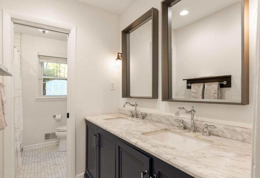 3058 Greenbrook Way NE