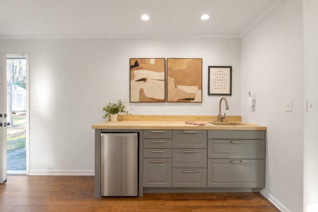 3058 Greenbrook Way NE