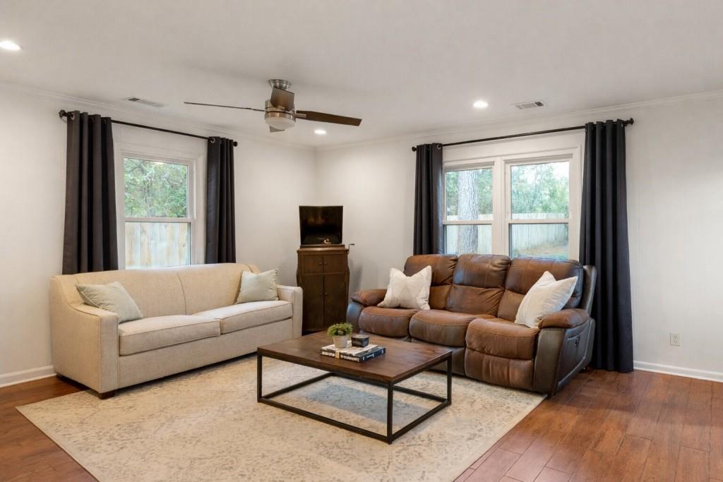 3058 Greenbrook Way NE