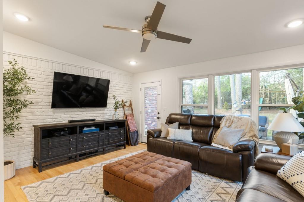 3058 Greenbrook Way NE