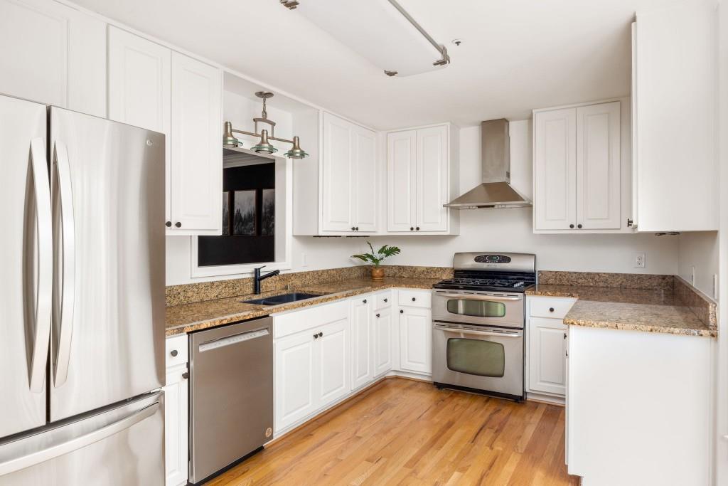 206 Cameron Place SE