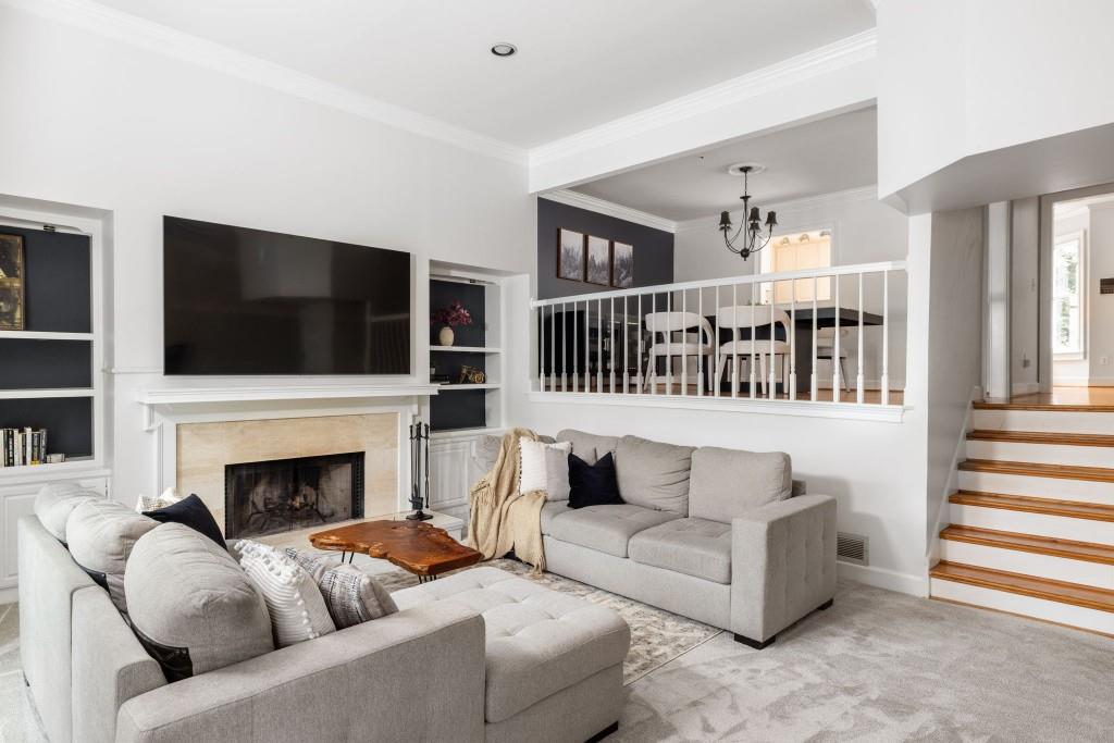 206 Cameron Place SE