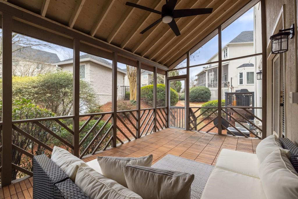 206 Cameron Place SE