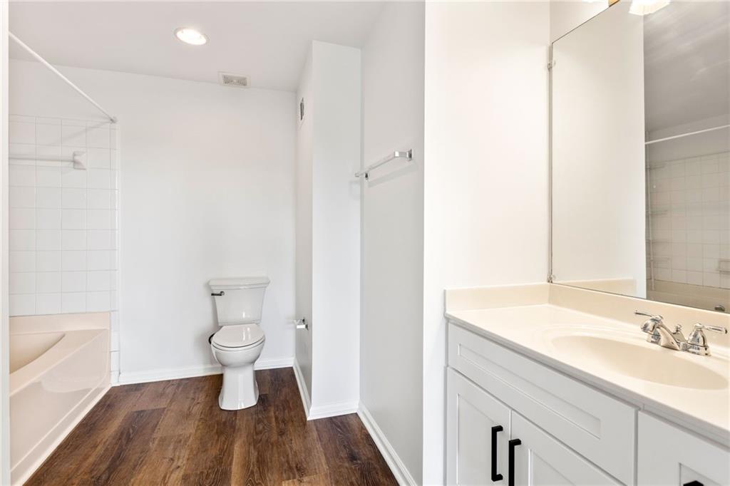 2700 Pine Tree Road NE Unit 1317