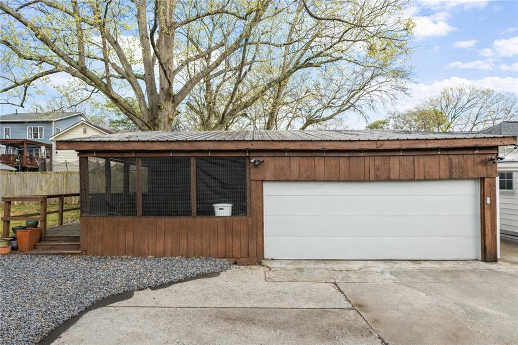 2480 Memorial Drive
