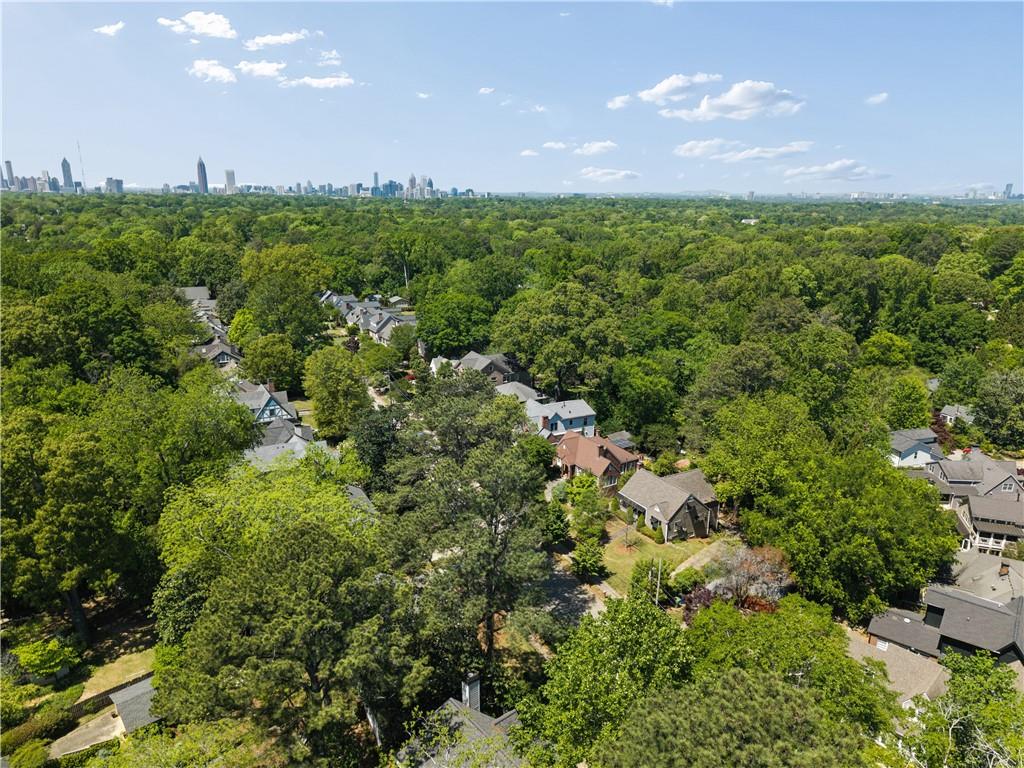 2049 Tuxedo Avenue NE