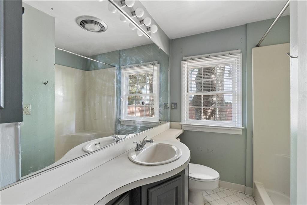 2049 Tuxedo Avenue NE