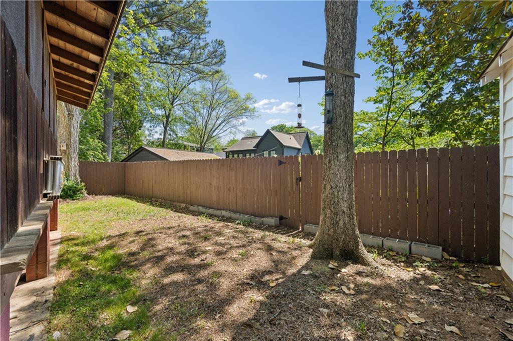 2049 Tuxedo Avenue NE