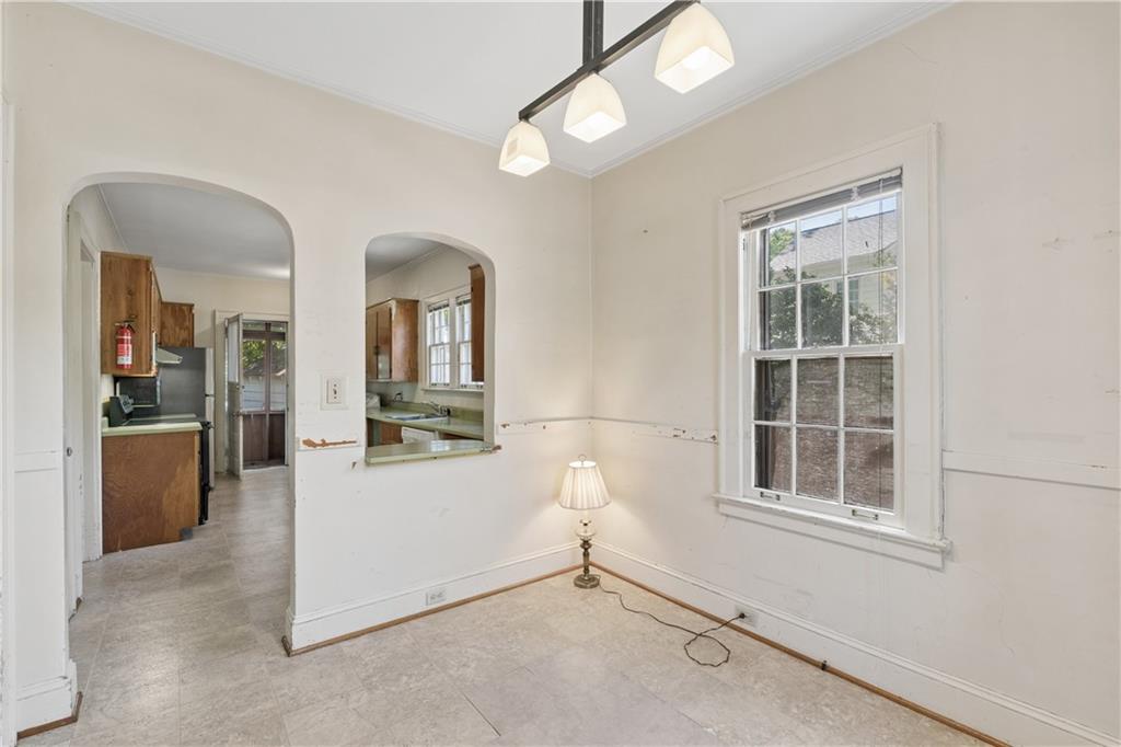2049 Tuxedo Avenue NE