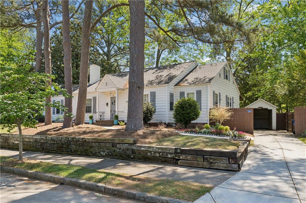 2049 Tuxedo Avenue NE