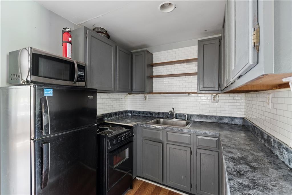 2049 Tuxedo Avenue NE