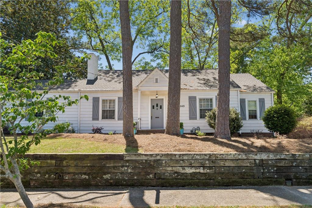2049 Tuxedo Avenue NE