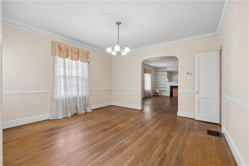 2049 Tuxedo Avenue NE
