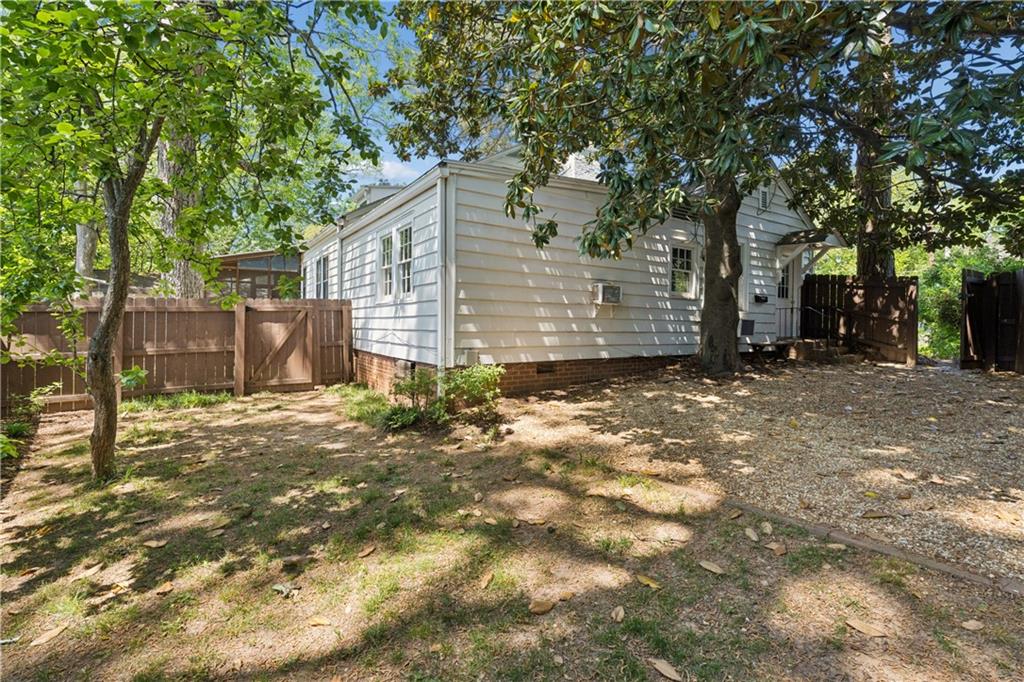 2049 Tuxedo Avenue NE