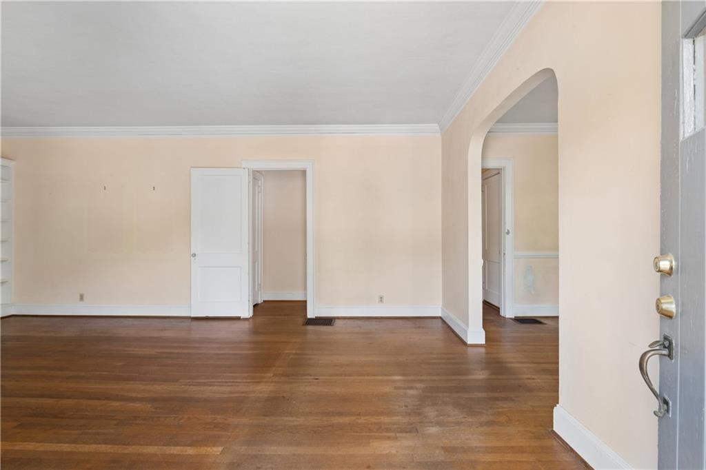 2049 Tuxedo Avenue NE