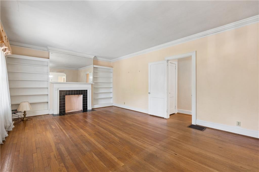 2049 Tuxedo Avenue NE