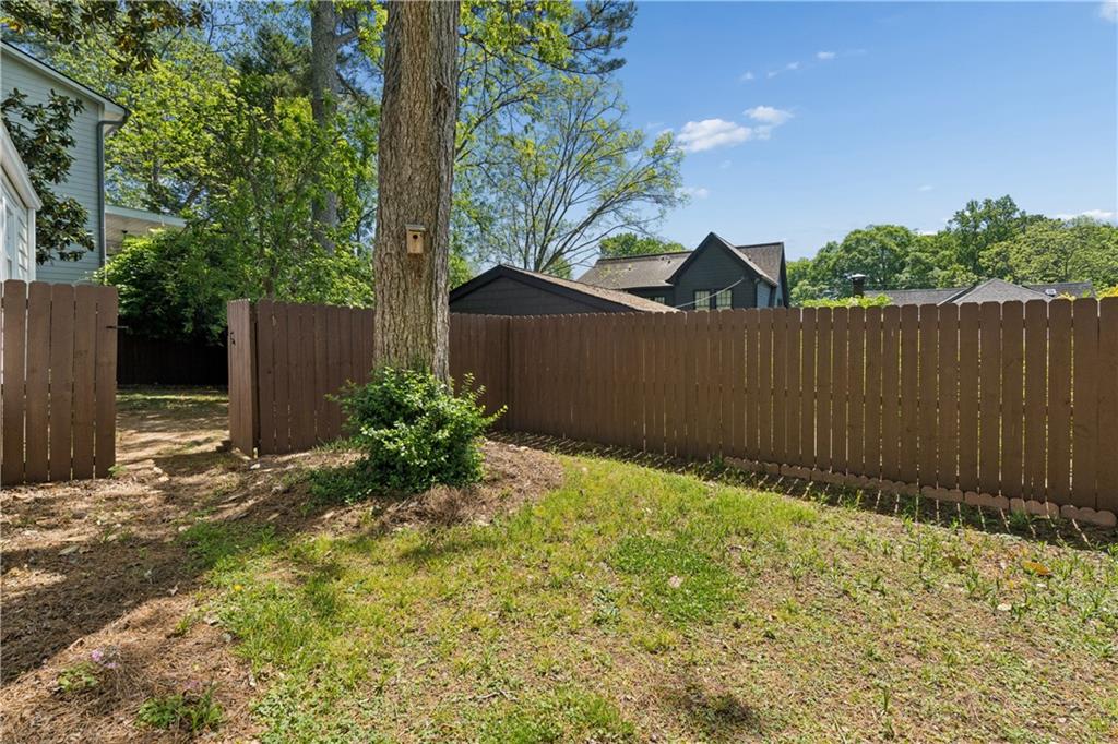 2049 Tuxedo Avenue NE
