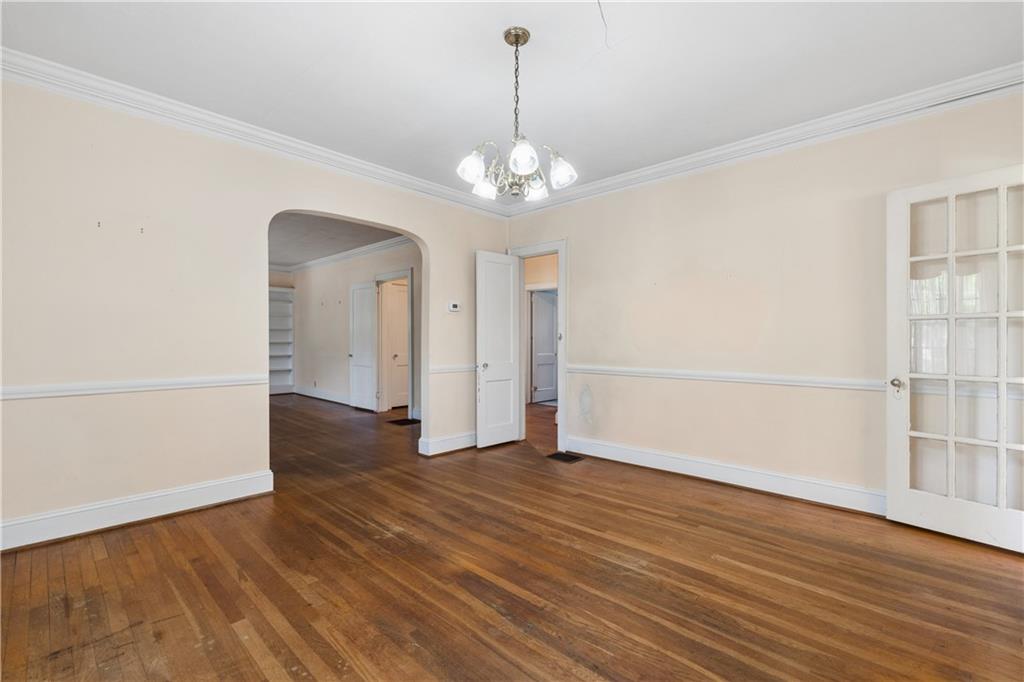 2049 Tuxedo Avenue NE