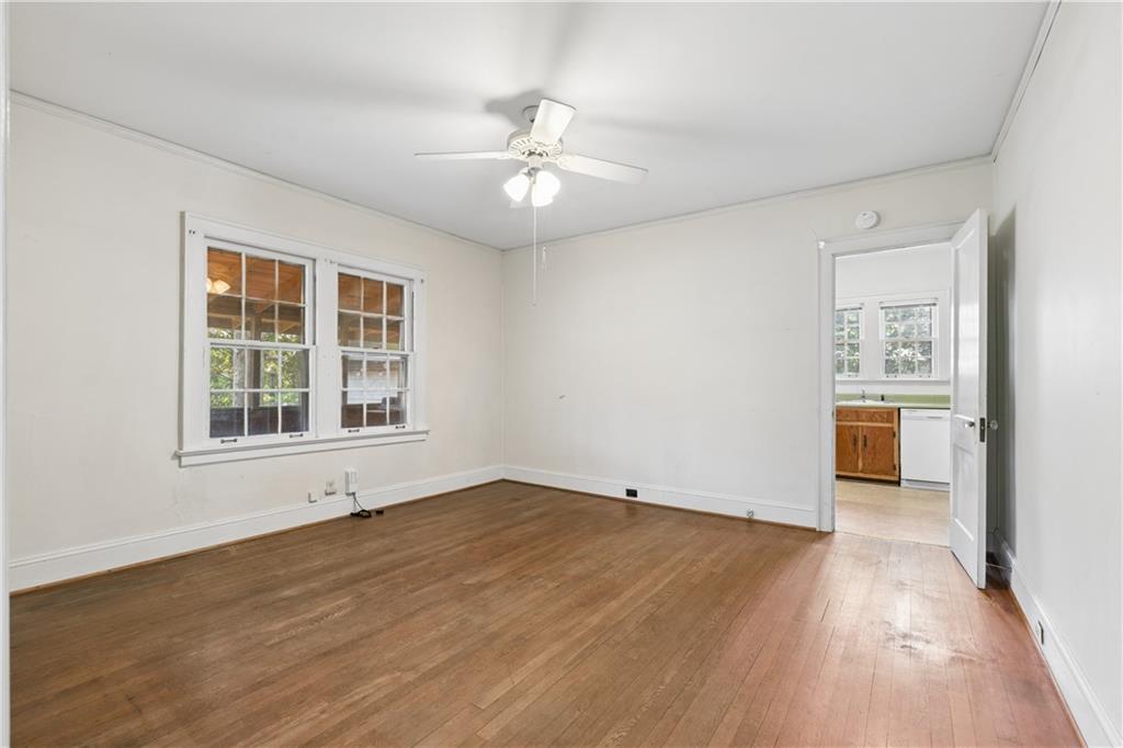 2049 Tuxedo Avenue NE
