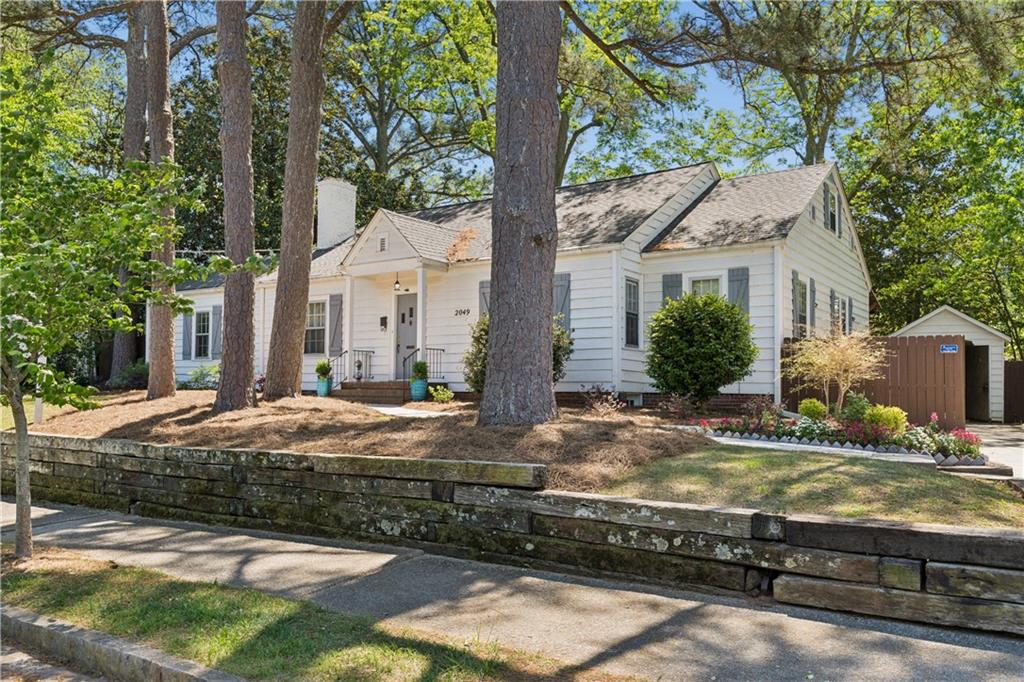 2049 Tuxedo Avenue NE