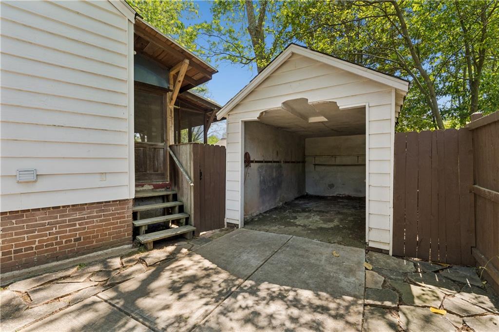 2049 Tuxedo Avenue NE