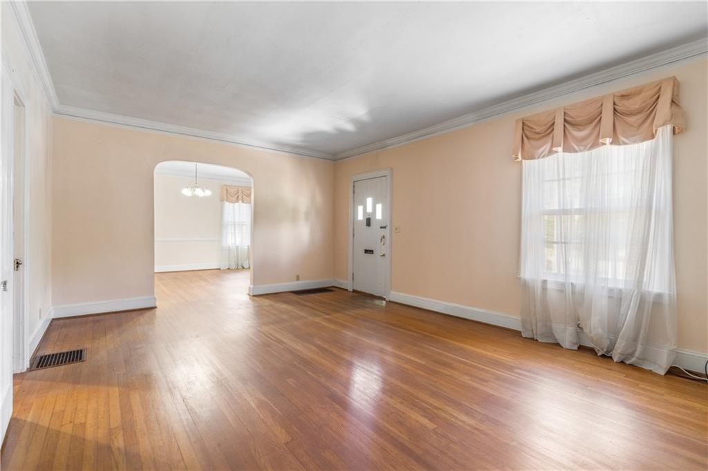 2049 Tuxedo Avenue NE