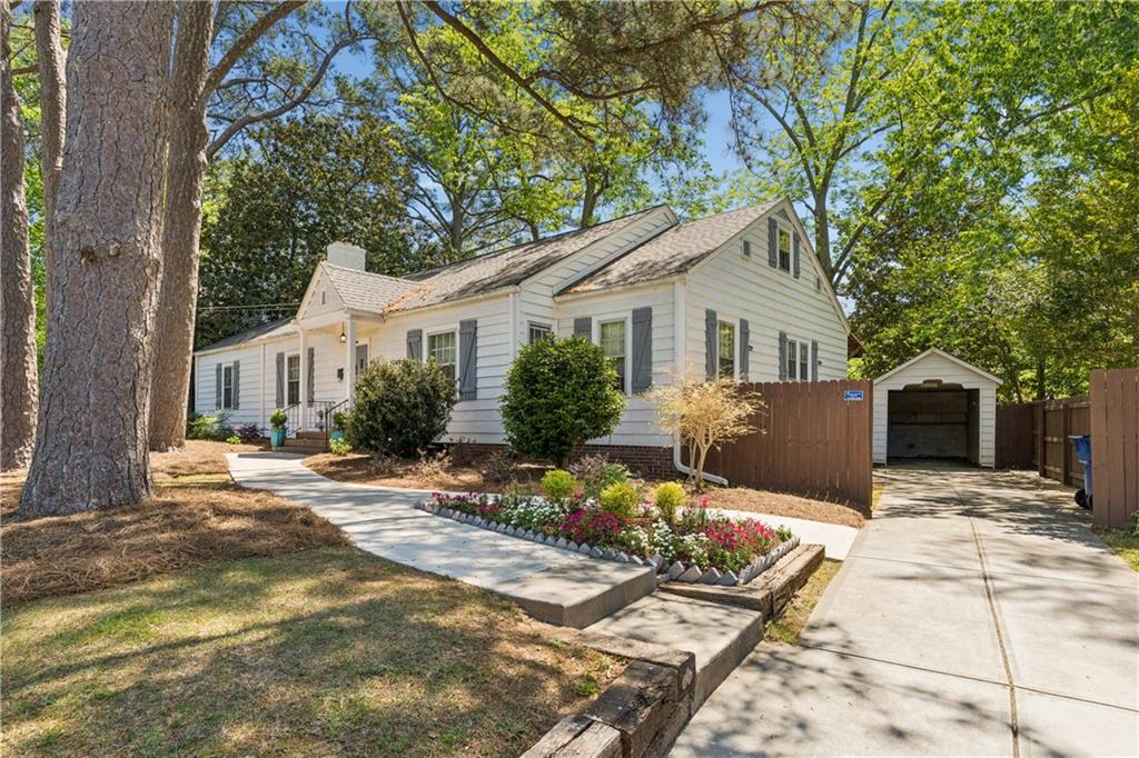 2049 Tuxedo Avenue NE