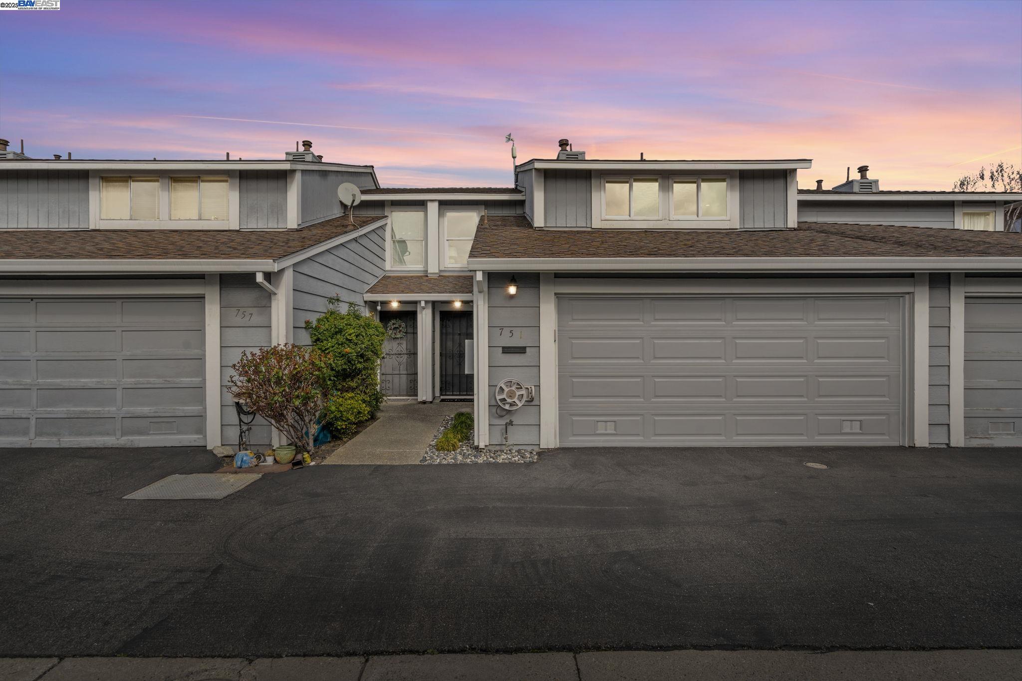 751 Woodgate Pl