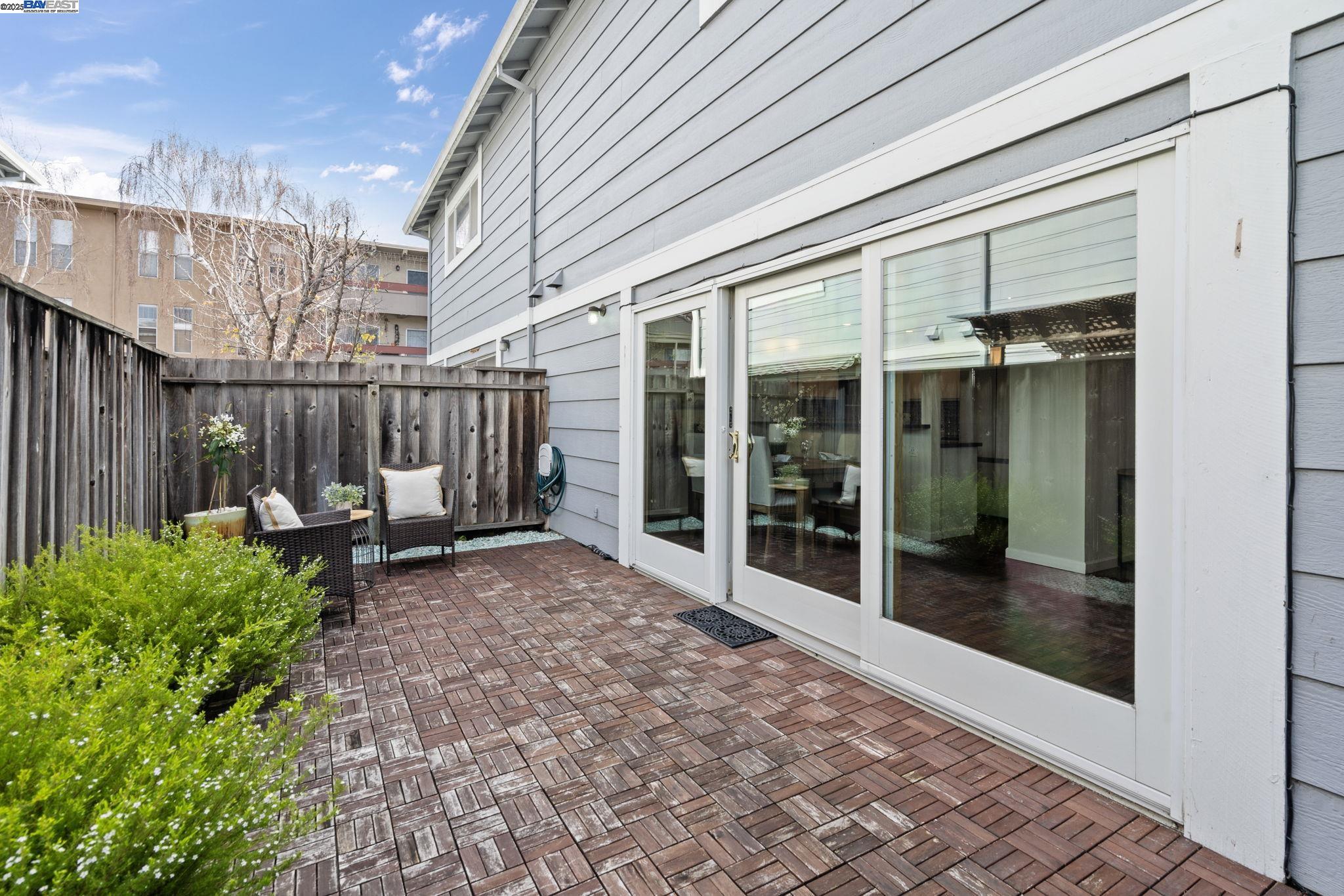751 Woodgate Pl