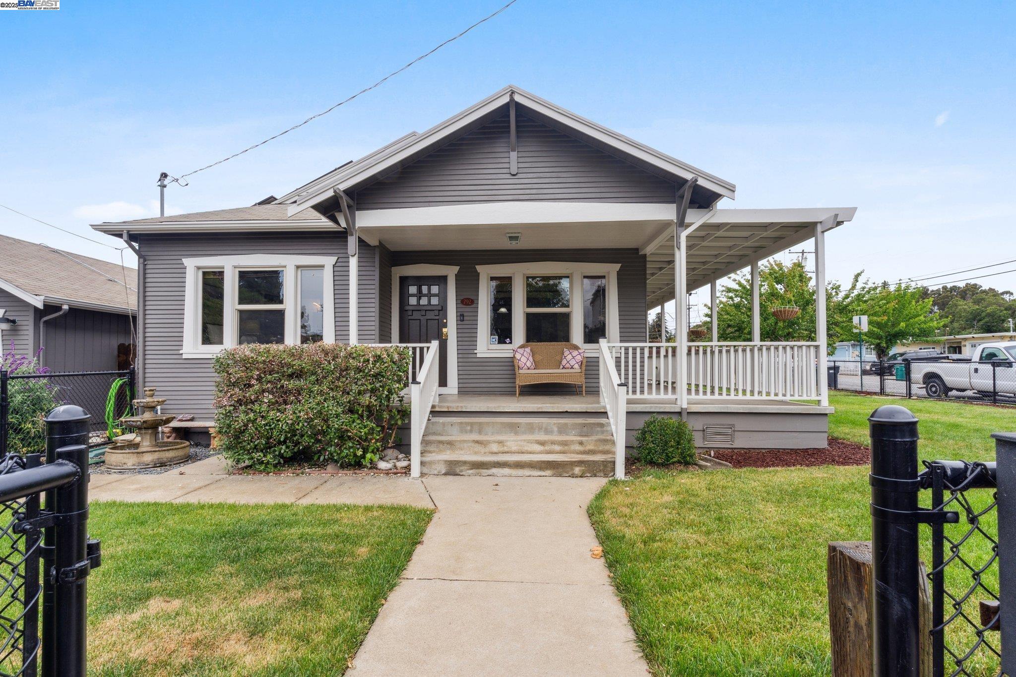 792 Sycamore Ave