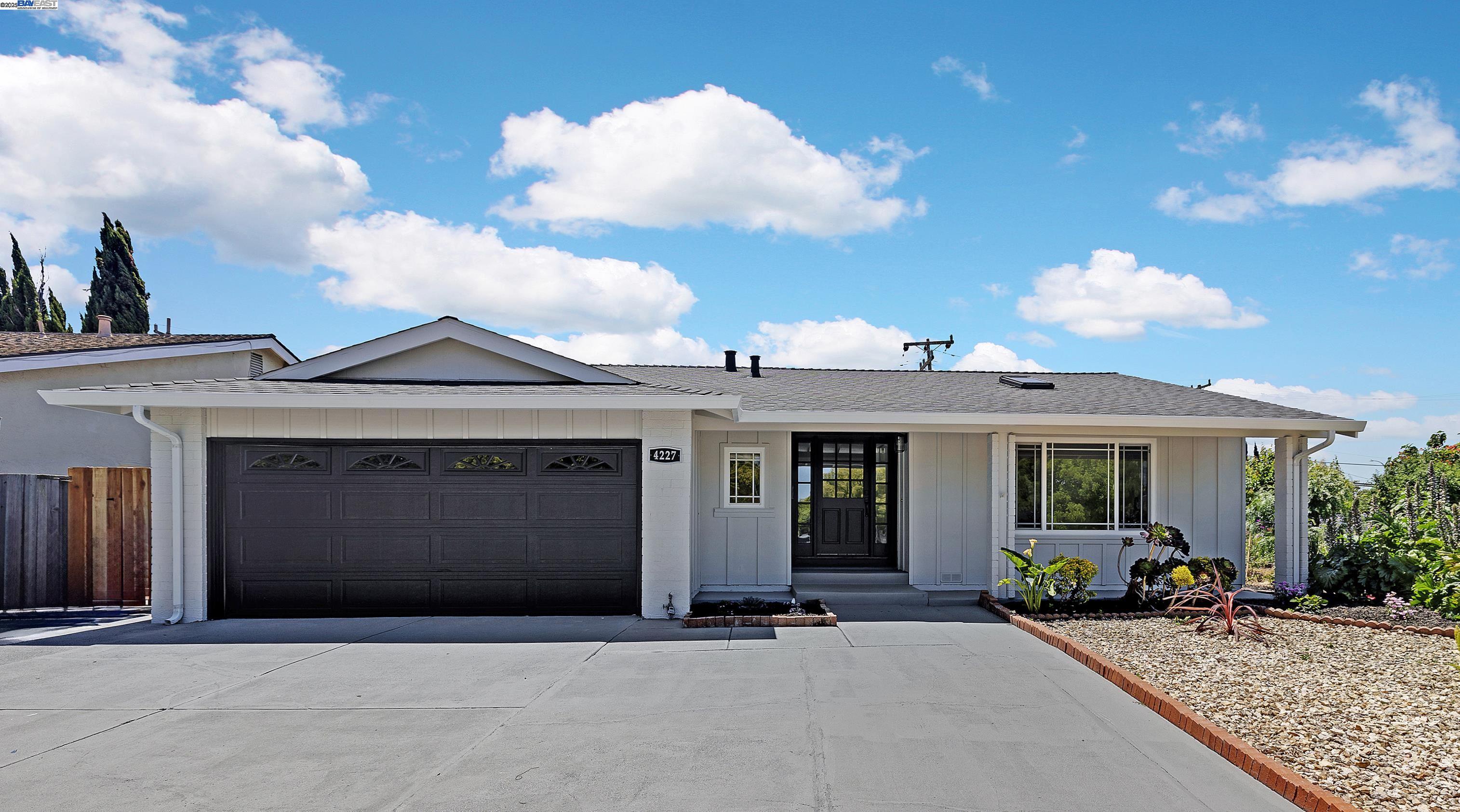 4227 Becerra Dr