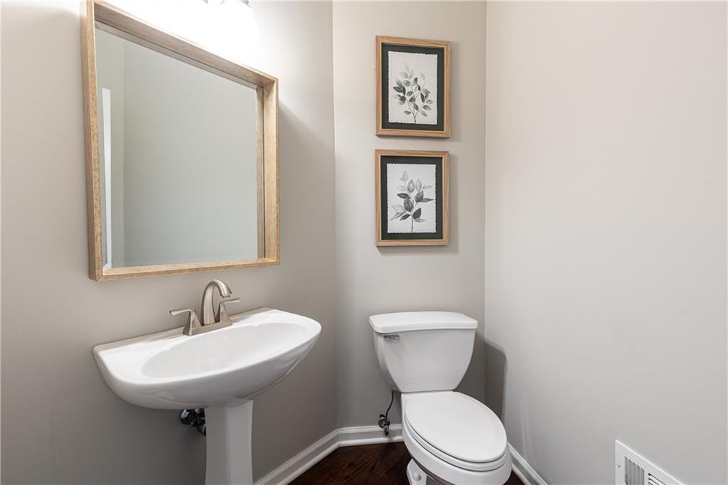 1370 Brookhaven Village Circle NE