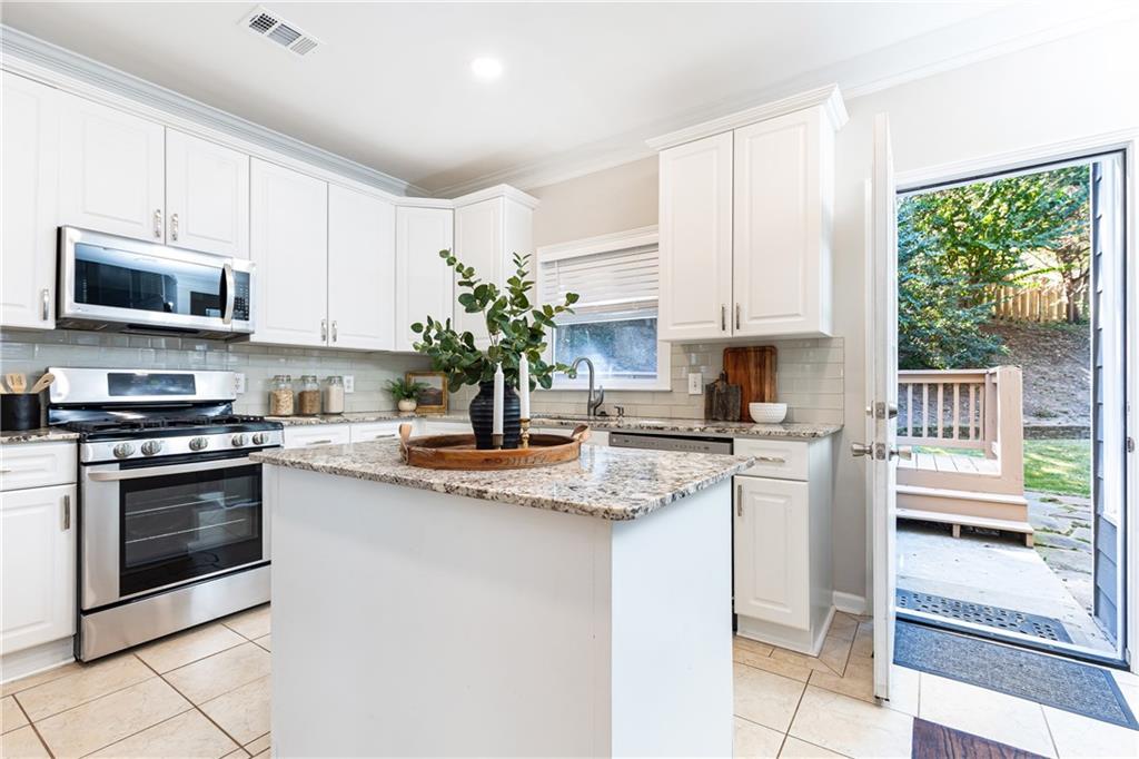 1370 Brookhaven Village Circle NE