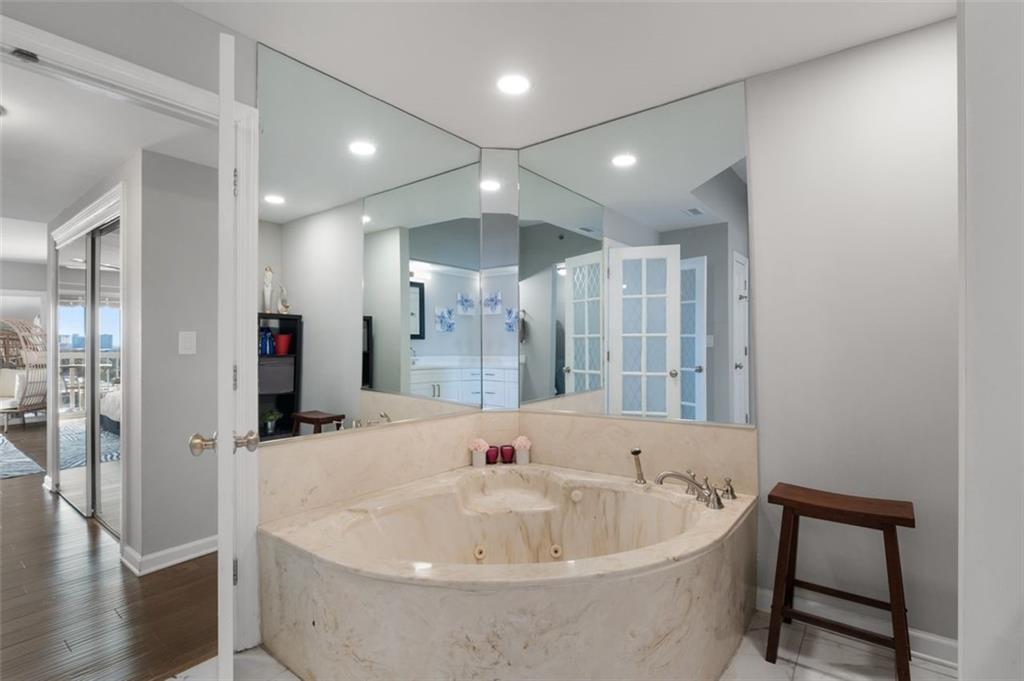 3435 Kingsboro Road NE