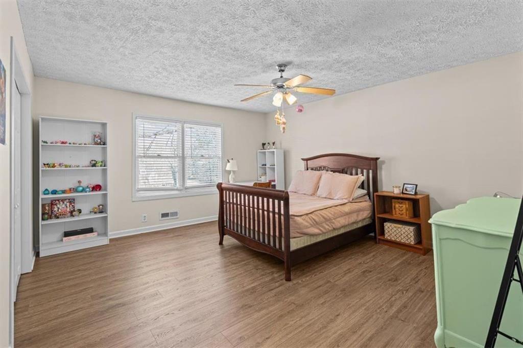 1537 David Lee Street