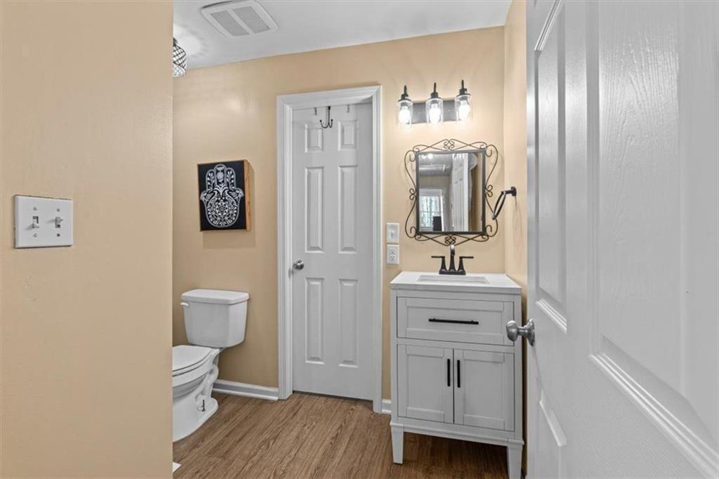 1537 David Lee Street