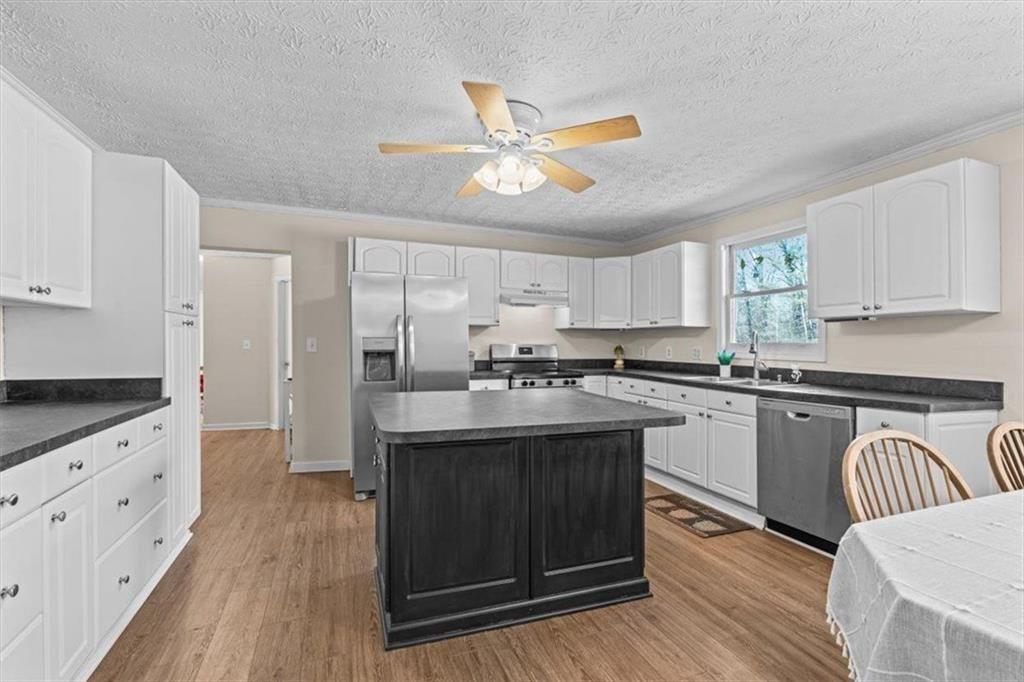 1537 David Lee Street