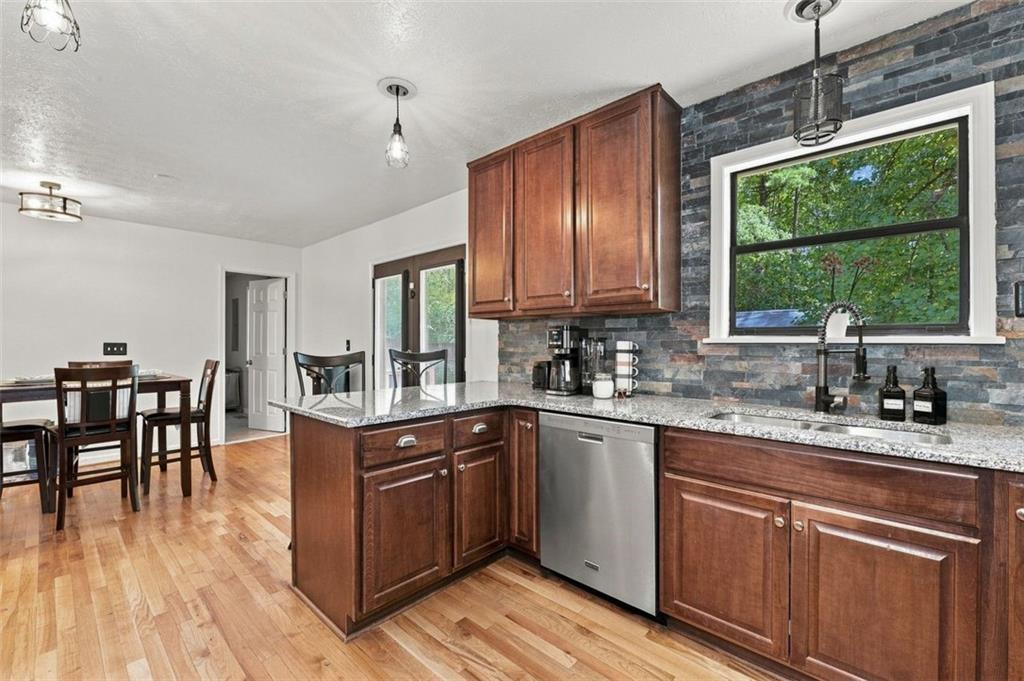 1382 Cave Springs Road