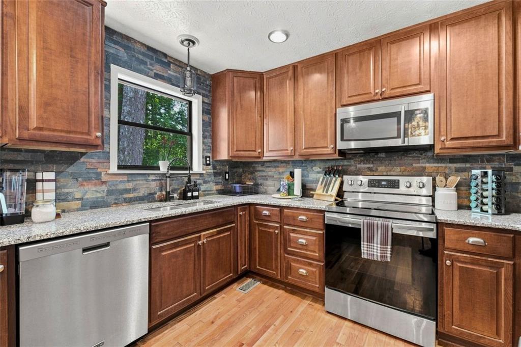 1382 Cave Springs Road