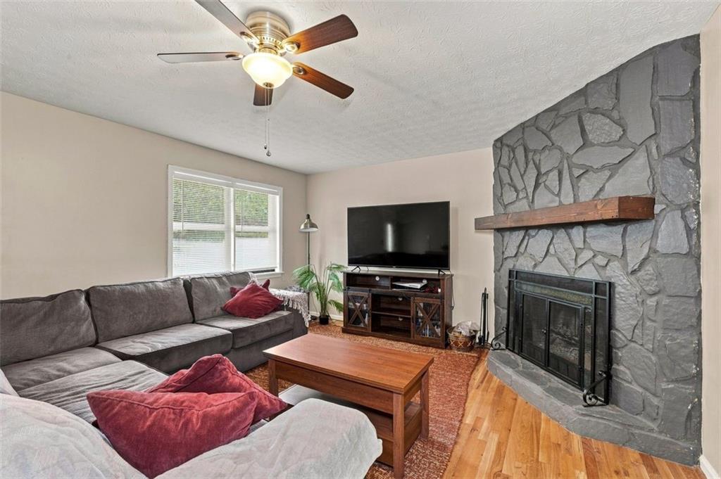 1382 Cave Springs Road