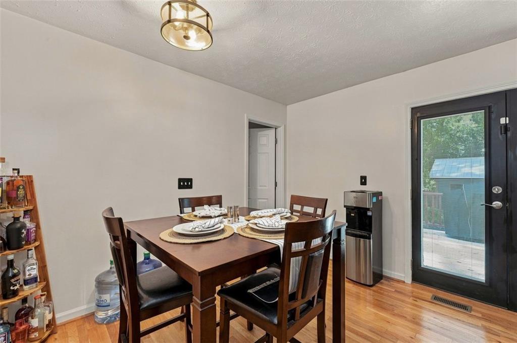 1382 Cave Springs Road