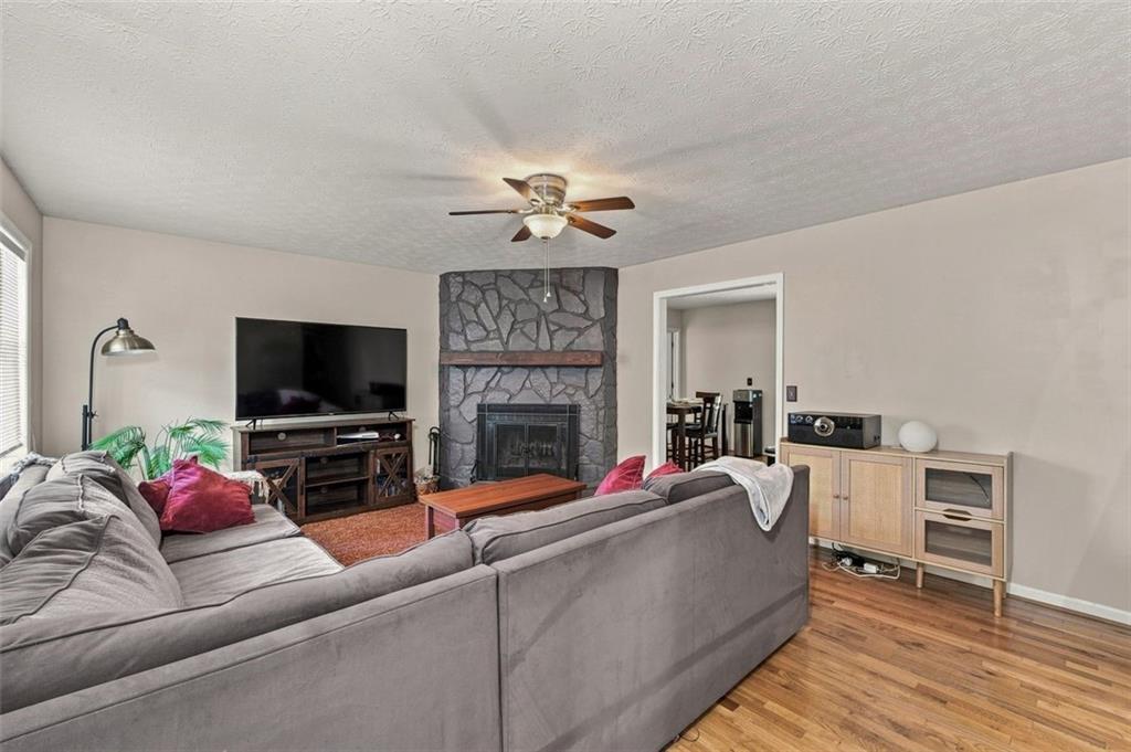 1382 Cave Springs Road